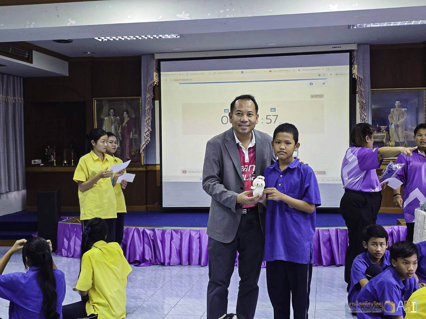 โครงการส่งเสริมการใช้ห้องสมุดและสร้างนิสัยรักการอ่าน